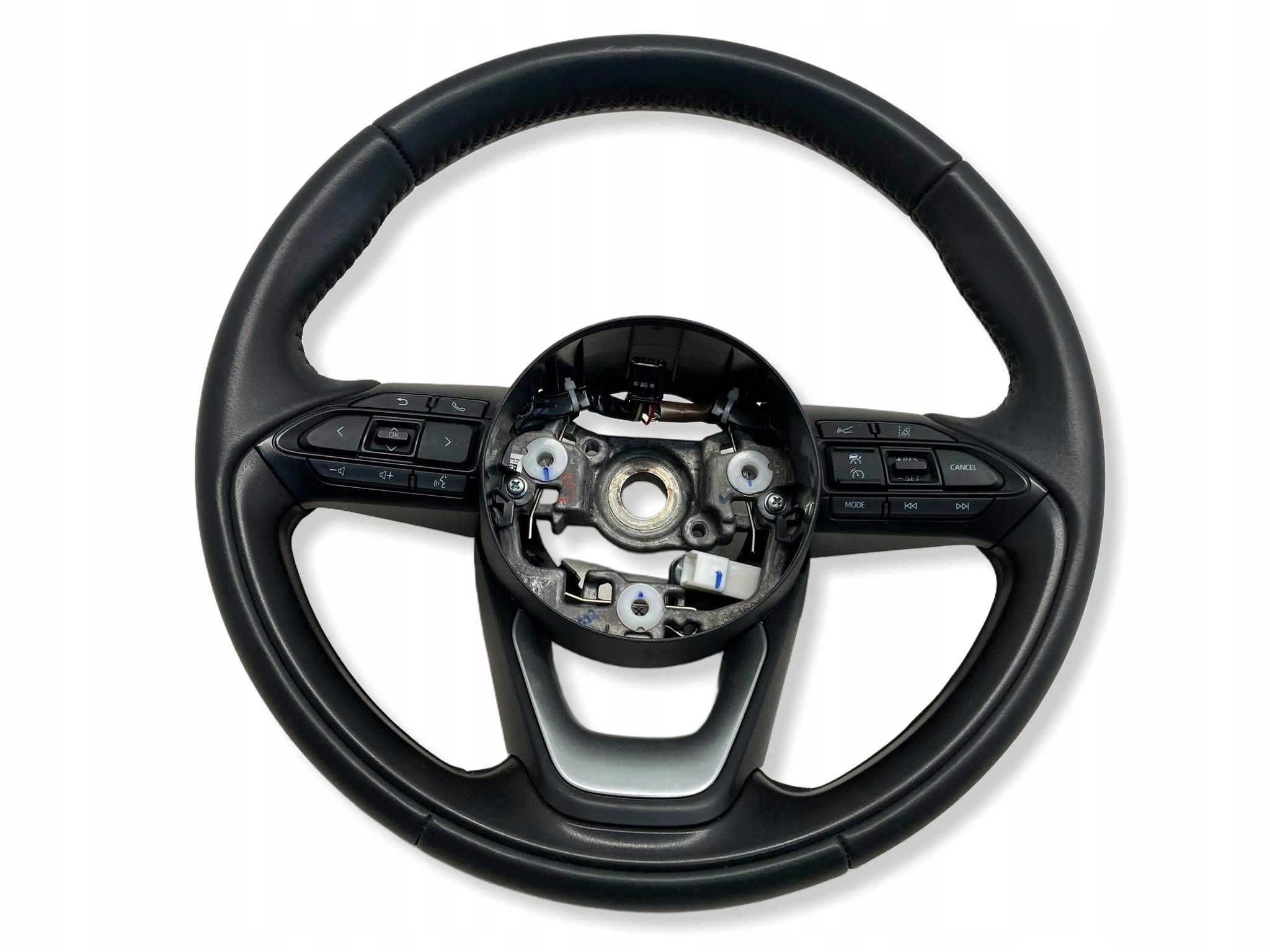 allegro-00997b942d3f322487d8d837 YARIS IV KIEROWNICA MULTIFUNKCYJNA PRZYCISKI TEMPOMAT SKÓRA - obrazek 1