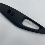 COROLLA E21 PRZYCISK PRZEŁĄCZNIK SZYBY DRZWI TYLNYCH PRAWY TYŁ 74271-02830