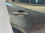 YARIS CROSS DRZWI TYLNE PRAWE PRAWY TYŁ KOMPLETNE Z LISTWĄ 6X1 - obrazek 6