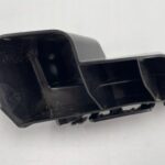 COROLLA E21 KOMBI ŚLIZG ZDERZAKA TYLNEGO LEWY TYŁ POD LAMPĘ 52156-02140