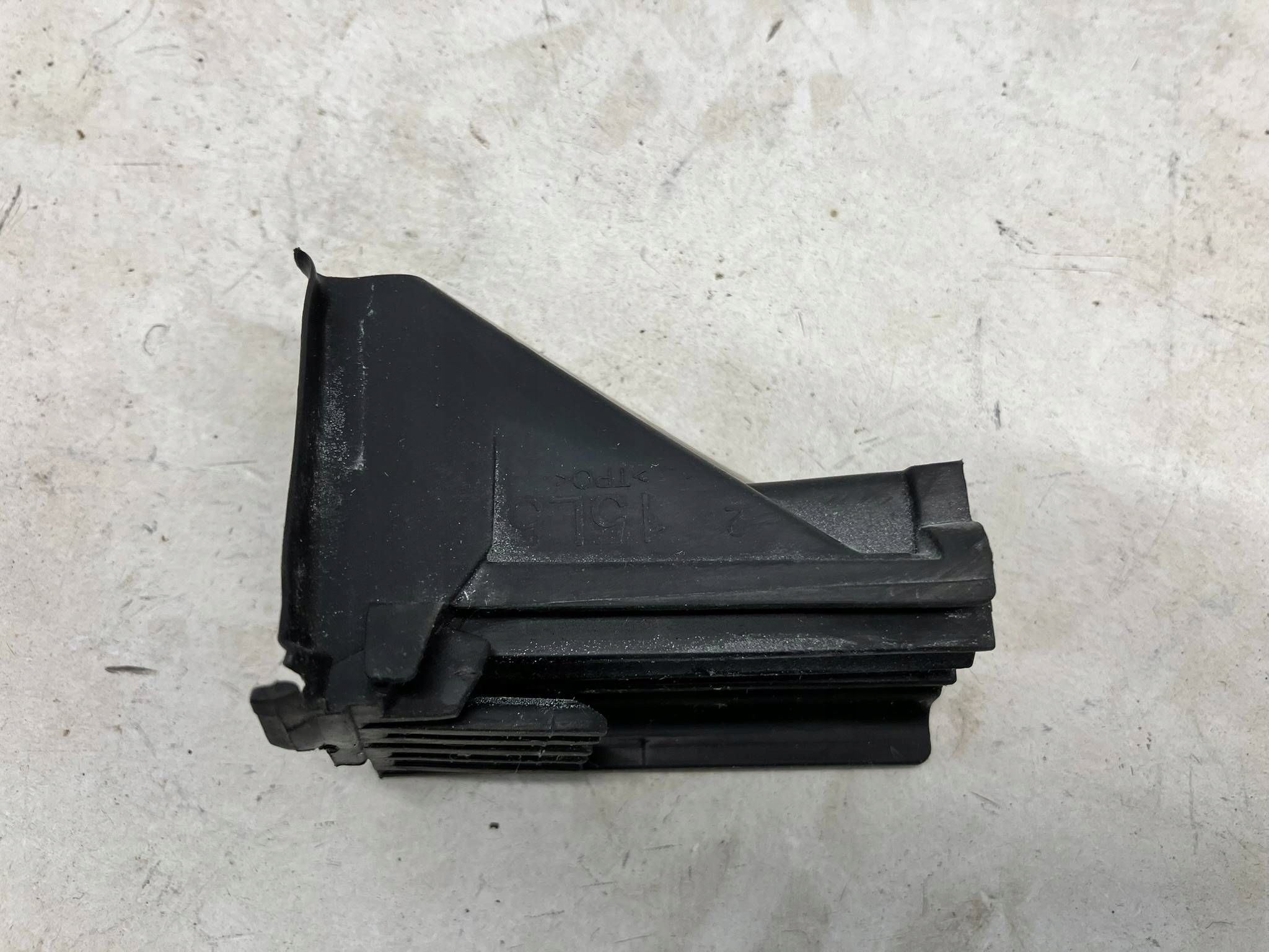 allegro-11705e6f155531e820d77400 COROLLA E21 USZCZELKA SZYBY DRZWI TYLNYCH LEWY TYŁ 57848-02040 - obrazek 1