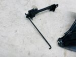 YARIS III LIFT 1.5 BENZYNA MOCOWANIE PODSTAWA WSPORNIK AKUMULATORA - obrazek 5