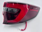 COROLLA E21 LIFT KOMBI LAMPA TYLNA PRAWA PRAWY TYŁ ŻARÓWKI BEZ ZAŚLEPKI KPL