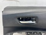COROLLA E21 SEDAN BOCZEK TAPICERKA DRZWI TYLNYCH PRAWY TYŁ MATERIAŁ RYSY - obrazek 2