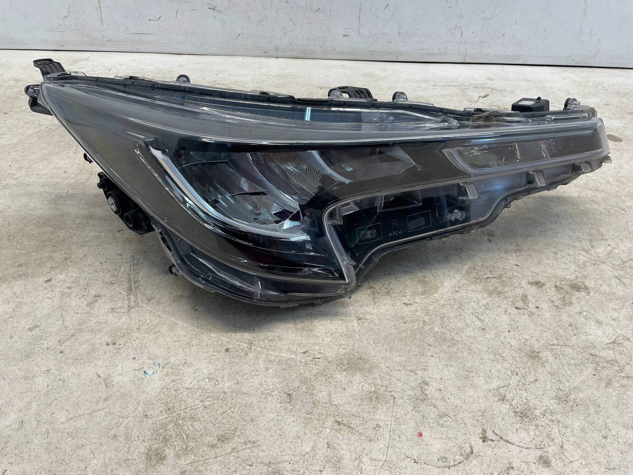 allegro-16f80b33b765f6984013ac91 COROLLA E21 KOMBI HB LAMPA PRZÓD PRAWA PRZEDNIA BEZ SOCZEWKI 81110-02S60 - obrazek 1