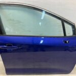 COROLLA E21 SEDAN KOMBI HB DRZWI PRZEDNIE PRAWE PRAWY PRZÓD KPL 8Y8 DOŁKI