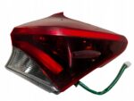AURIS II LIFT HATCHBACK LAMPA TYLNA PRAWA USZKODZO