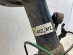 COROLLA E21 HB 1.8 HYBRYDA MCPHERSON ZWROTNICA AMORTYZATOR LEWY LEWA M2 - obrazek 4