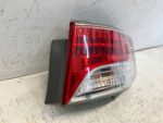 AVENSIS T27 SEDAN LAMPA TYLNA PRAWA PRAWY TYŁ - obrazek 2