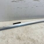 PRIUS III PRÓG OSŁONA ZEWNĘTRZNA PROGU PRAWA 1F7 USZKODZONA