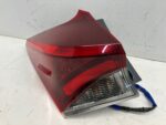 AURIS II LIFT HATCHBACK LAMPA TYLNA LEWY TYŁ USZKODZONA - obrazek 3