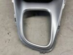 YARIS IV MAZDA 2 OSŁONA TUNELU ŚRODKOWEGO RAMKA LEWARKA 58833-K0130 - obrazek 2