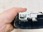 COROLLA E21 KOMBI LAMPKA OŚWIETLENIA KABINY WNĘTRZA PODSUFITKI TYLNA CZARNA - obrazek 6
