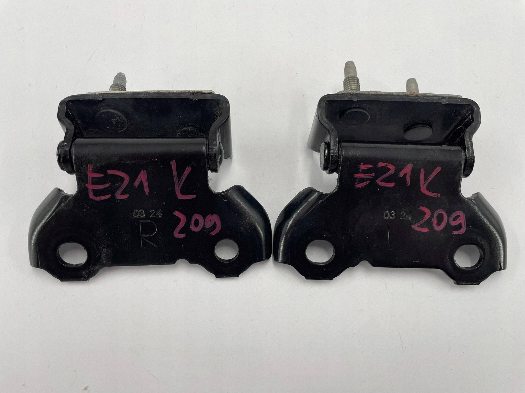 allegro-32264758c721804a36462280 COROLLA E21 KOMBI ZAWIASY KLAPY TYLNEJ POKRYWY BAGAŻNIKA KOMPLET - obrazek 1