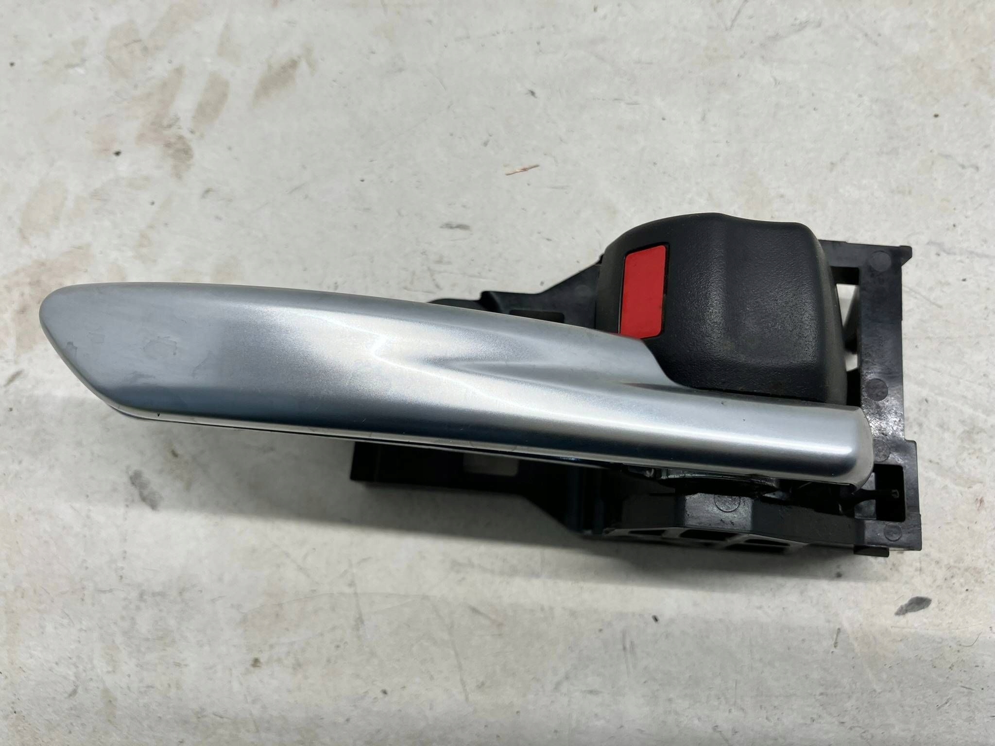 allegro-34b1e388a29ef65ff835798d COROLLA E21 KLAMKA WEWNĘTRZNA DRZWI PRZÓD TYŁ PRAWA 69273-02200 - obrazek 1