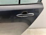 COROLLA E21 SEDAN DRZWI TYLNE LEWE LEWY TYŁ KOMPLETNE 1G3 - obrazek 4