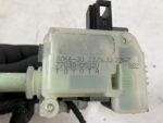 AVENSIS T27 SIŁOWNIK MECHANIZM OTWIERANIA KLAPKI WLEWU PALIWA 77030-05020 - obrazek 4