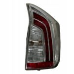 PRIUS III LIFT LAMPA TYLNA PRAWY TYŁ USZKODZONA