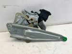 AURIS II MECHANIZM PODNOSZENIA SZYBY PRAWY TYŁ MAŁA WTYCZKA 85720-02440-B - obrazek 3