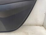 COROLLA E21 HATCHBACK BOCZEK TAPICERKA DRZWI TYLNYCH PRAWY TYŁ MATERIAŁ - obrazek 4