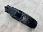 YARIS IV MAZDA 2 PRZYCISK PRZEŁĄCZNIK OTWIERANIA SZYBY TYLNY PRAWY TYŁ - obrazek 4