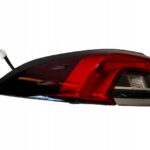 COROLLA E21 SEDAN LAMPA TYLNA LEWY TYŁ ZWYKŁA USZK
