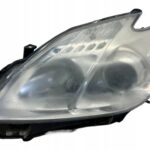 PRIUS III LIFT LAMPA PRZEDNIA LEWY PRZÓD SREBRNA ANGLIK UK