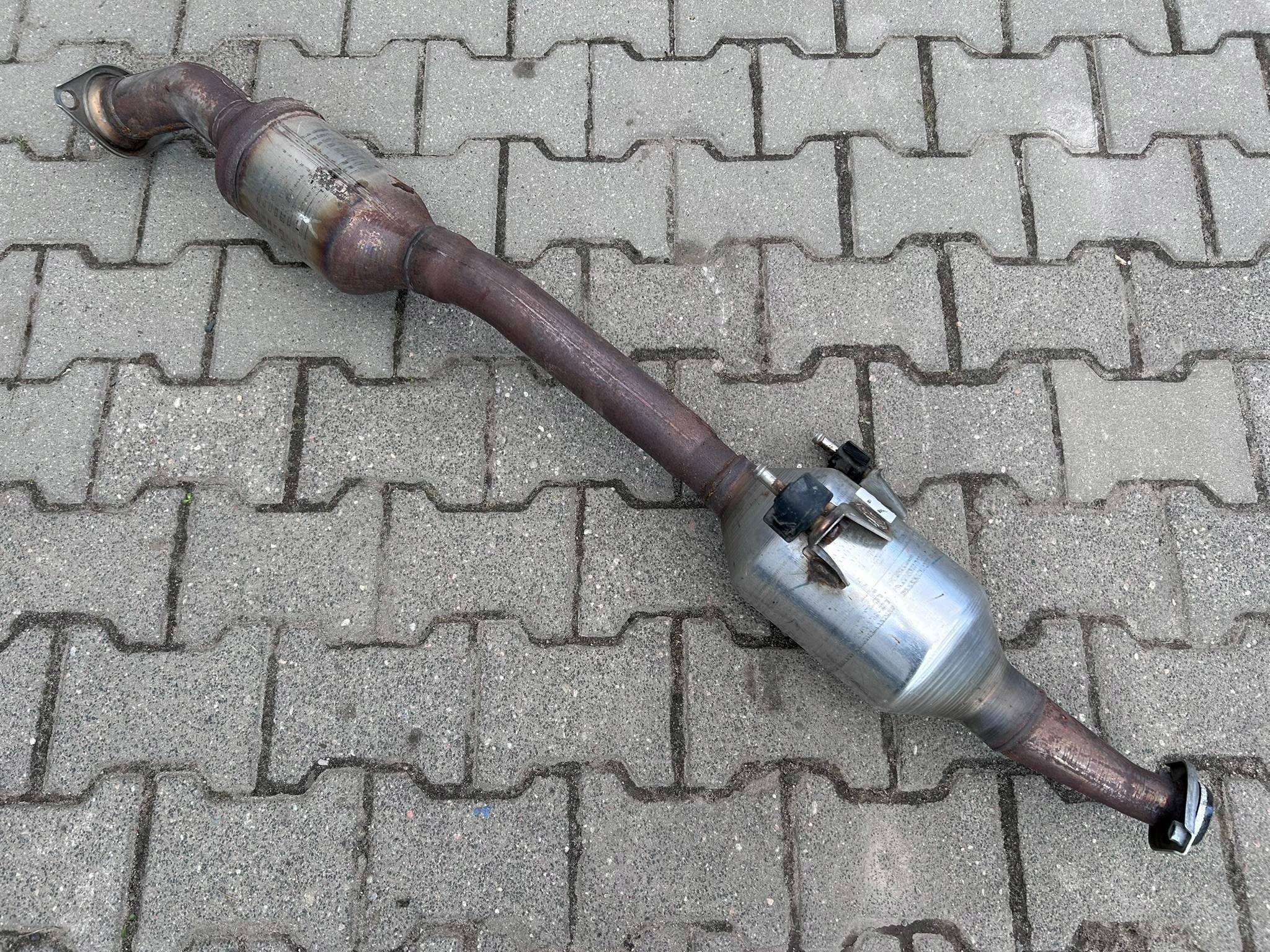 allegro-53a855d9aecf4e89f9bdef8e COROLLA E21 1.8 HYBRYDA KATALIZATOR TŁUMIK ŚRODKOWY WYDECH L52 30T36 - obrazek 1