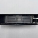 COROLLA E21 HATCHBACK LAMPKA OŚWIETLENIA TYLNEJ TABLICY REJESTRACYJNEJ TYŁ