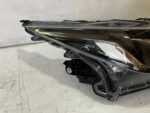 COROLLA E21 LIFT SEDAN LAMPA PRZEDNIA PRAWA PRAWY PRZÓD ZWYKŁA LED KPL - obrazek 4