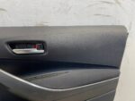 COROLLA E21 BOCZEK TAPICERKA DRZWI PRZEDNICH PRAWY PRZÓD MATERIAŁ BEZ NICI - obrazek 3