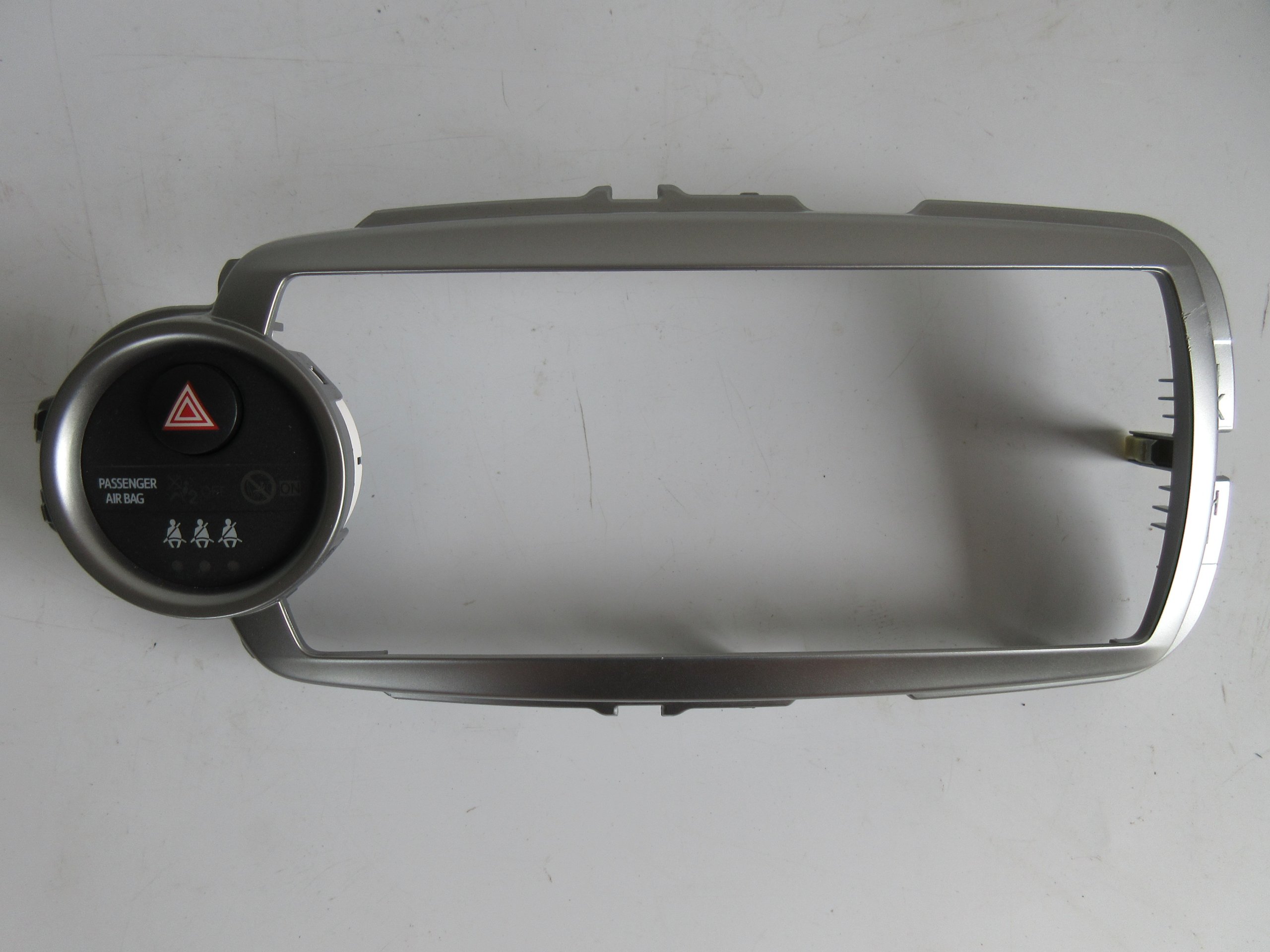 allegro-5c9507037385967f3194bf7e YARIS III RAMKA RADIA - obrazek 1