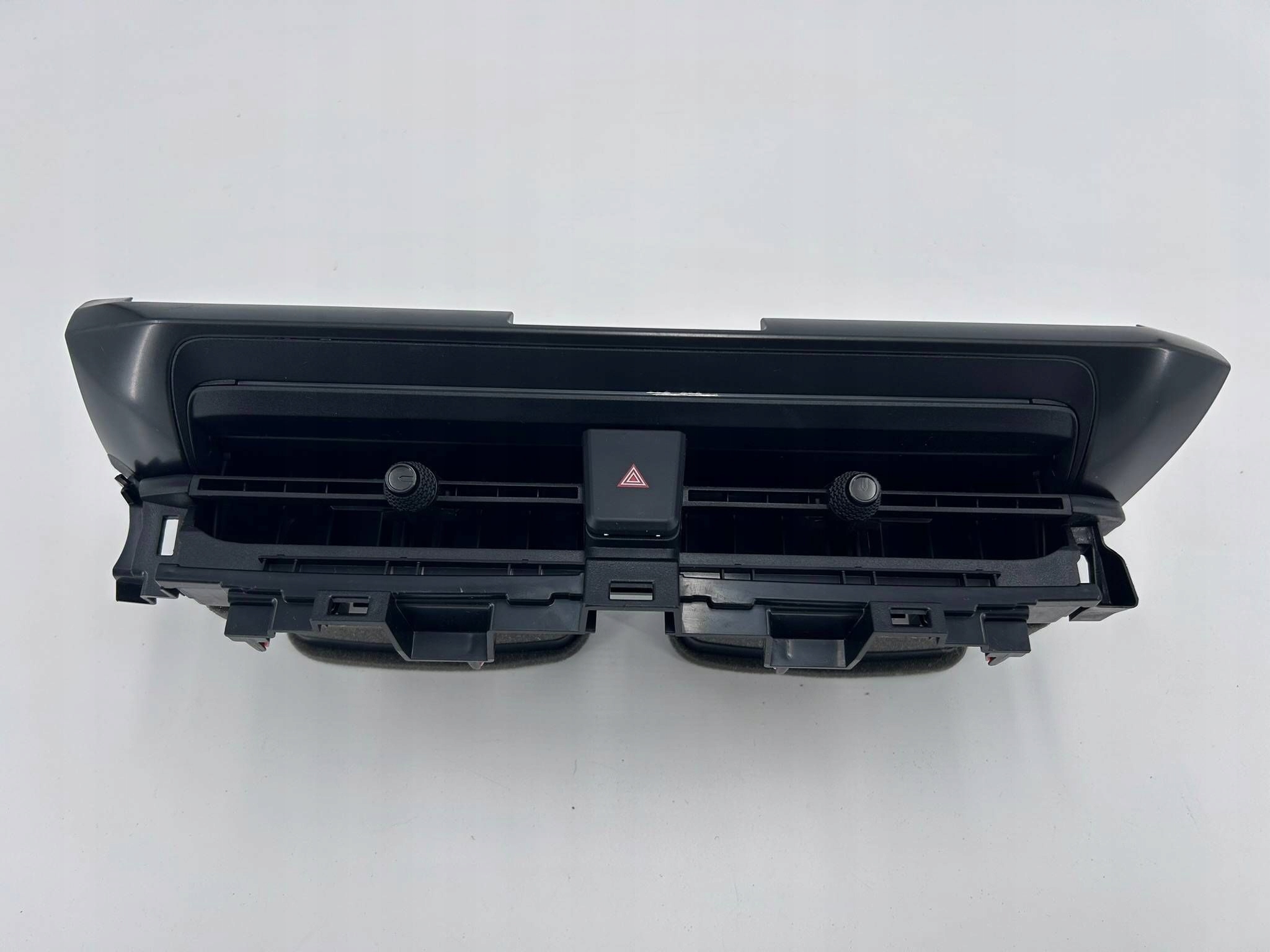 allegro-5f5b7cfeae599b291a52a9e9 CHR C-HR II KRATKA NAWIEWU DESKI ROZDZIELCZEJ KONSOLI ŚRODKOWA 55670-F4120 - obrazek 1