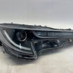 COROLLA E21 KOMBI HB LAMPA PRZEDNIA PRAWA PRAWY PRZÓD USZK UCHO 81110-02S70