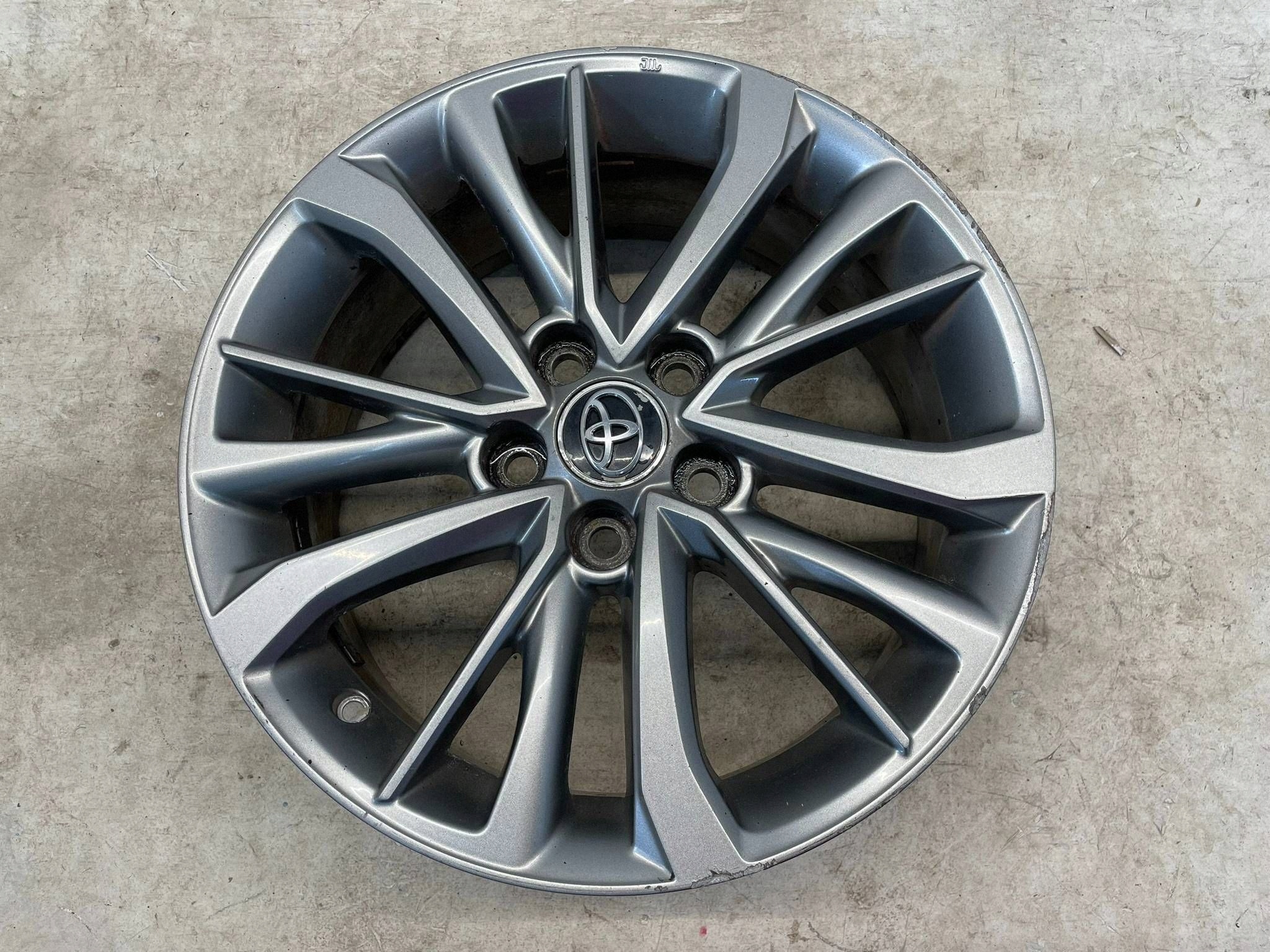 allegro-630ce3dbd8a8eed9d8ebd18f AVENSIS T27 FELGA ALUMINIOWA 17 CALI 7J ET45 5x114,3 *2 - obrazek 1