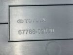 COROLLA E21 HATCHBACK OSŁONA KLAPY TYLNEJ BAGAŻNIKA ZAŚLEPKA 67766-02020 - obrazek 7