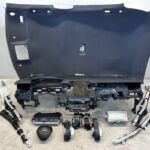 COROLLA E21 HATCHBACK DESKA KONSOLA AIRBAG PODSUFITKA CZARNA KURTYNY PASY