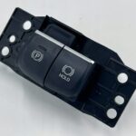 COROLLA E21 PRZEŁACZNIK PRZYCISK HAMULCA RĘCZNEGO HOLD 84390-02060
