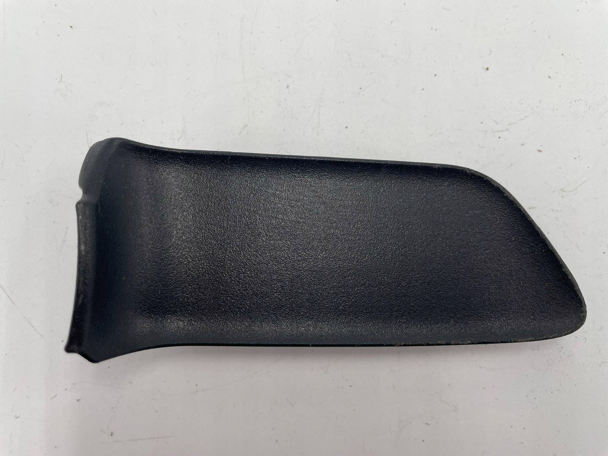 allegro-709cd91135667142d3d27523 COROLLA E21 OSŁONA ZAŚLEPKA KLAMKI WEWNĘTRZNEJ PRAWA PRZÓD TYŁ 74037-02040 - obrazek 1