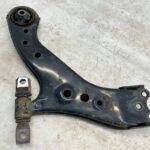 RAV4 V WAHACZ PRZEDNI PRAWY PRZÓD ZAWIESZENIA PRZEDNIEGO 48068-42070