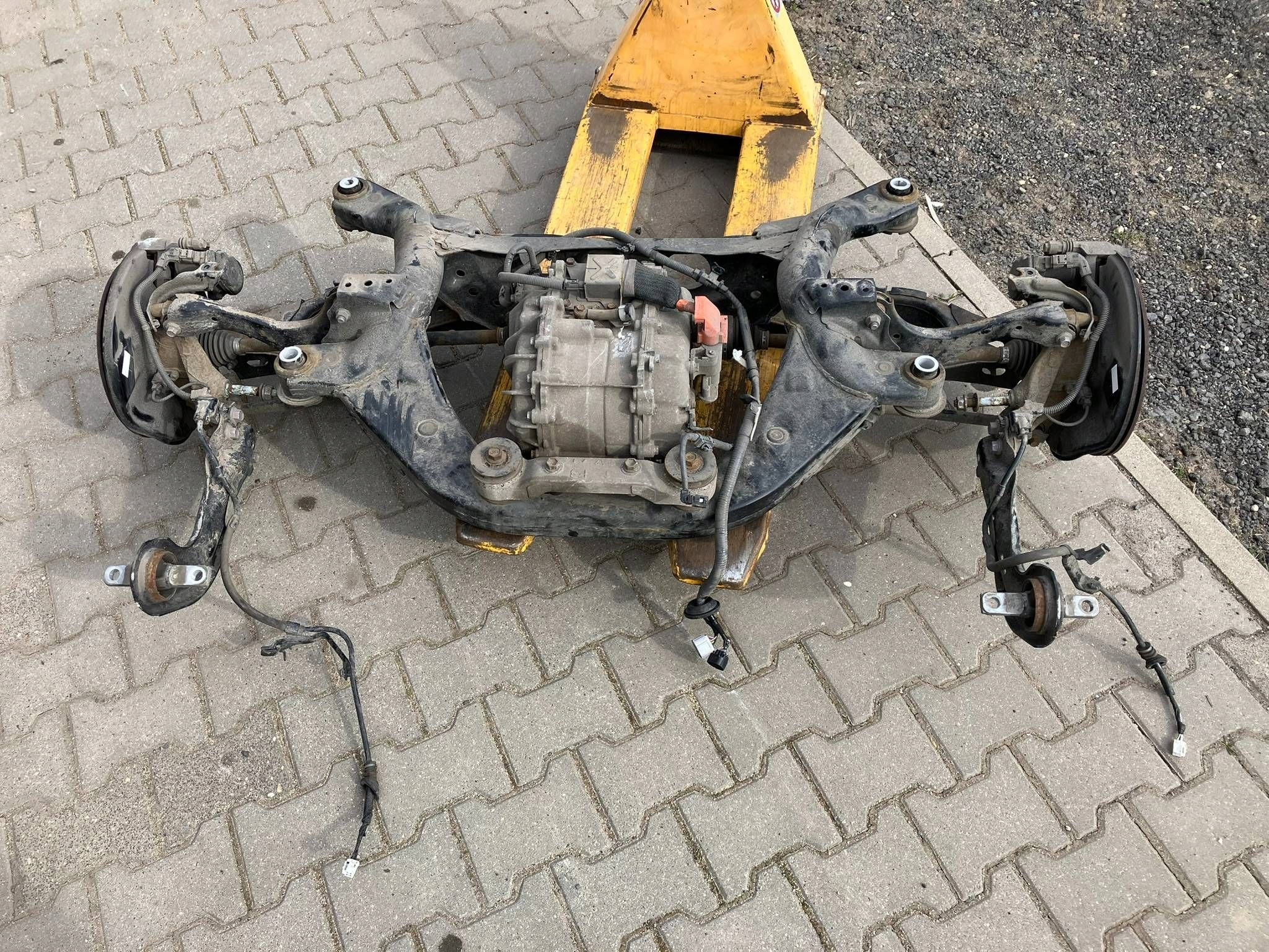allegro-74c4aa087bd90db20836267f RAV4 V HYBRYDA ZAWIESZENIE TYLNE TYŁ WAHACZ SANKI SILNIK KOMPLET 4X4 - obrazek 1