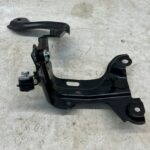 RAV4 V LIFT HYBRYDA UCHWYT MOCOWANIE POMPY ABS