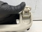 COROLLA E21 RĄCZKA PODSUFITKI PRZEDNIA PRZÓD PRAWA LEWA BEŻOWA BEZ ZAŚLEPEK - obrazek 6