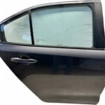 COROLLA E21 SEDAN DRZWI TYLNE PRAWE PRAWY TYŁ KOMPLETNE 1G3