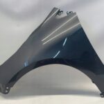 COROLLA E21 KOMBI HATCHBACK BŁOTNIK PRZEDNI LEWY PRZÓD 1G3 RYSA 53802-02270