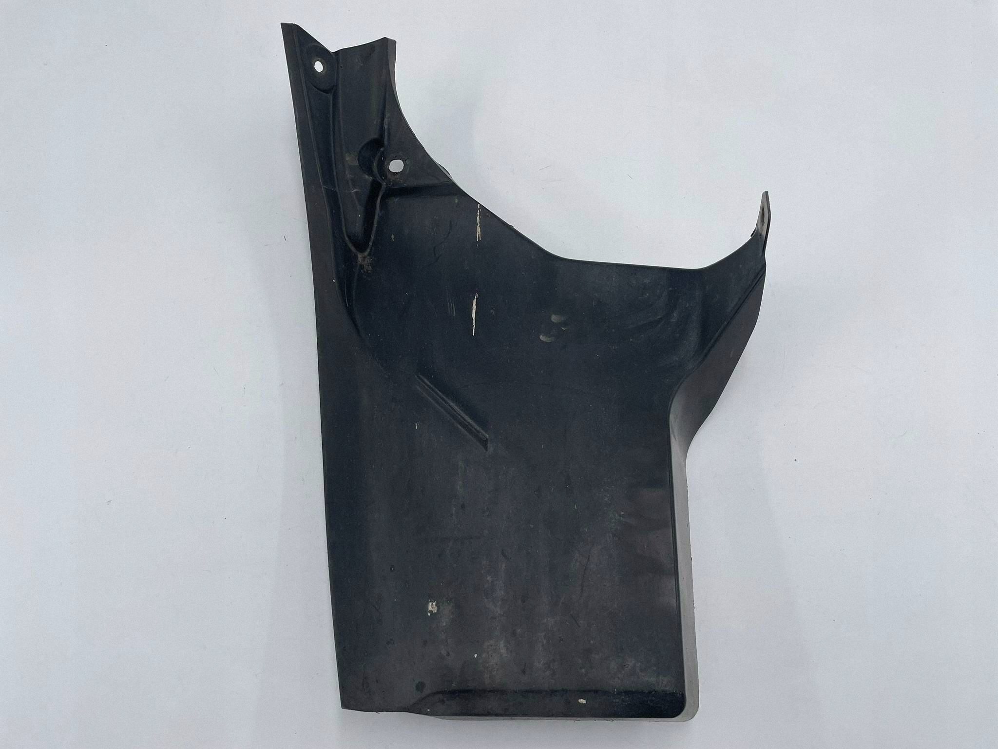 allegro-838f1089d55d281a32afcefa COROLLA E21 HATCHBACK CHLAPACZ NADKOLE TYLNE PRAWE TYŁ PLASTIK 52591-02390 - obrazek 1
