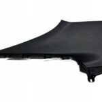 PRIUS IV OSŁONA POSZYCIE SŁUPKA TYLNEGO LEWY TYŁ 62480-47100