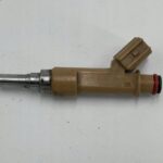 AURIS II HYBRYDA PRIUS III PRIUS PLUS + WTRYSKIWACZ PALIWA 23250-0T030