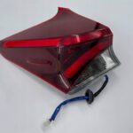 AURIS II LIFT HATCHBACK LAMPA TYLNA LEWA LEWY TYŁ KOMPLETNA 81561-02A61