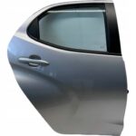 YARIS IV MAZDA 2 KOMPLETNE DRZWI TYLNE PRAWE PRAWY TYŁ 1L0